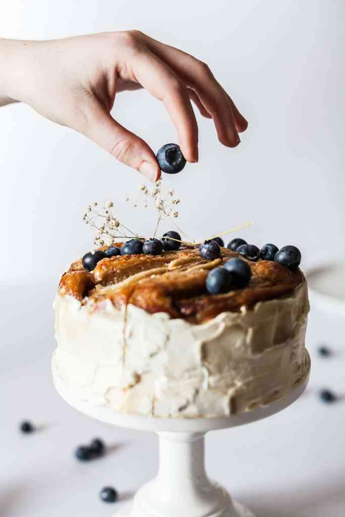 Une Cerise posée sur le gateau